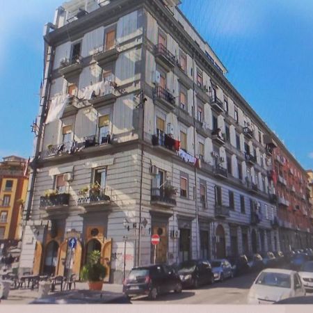 Al Centro Napoli Sinner Haus Luaran gambar